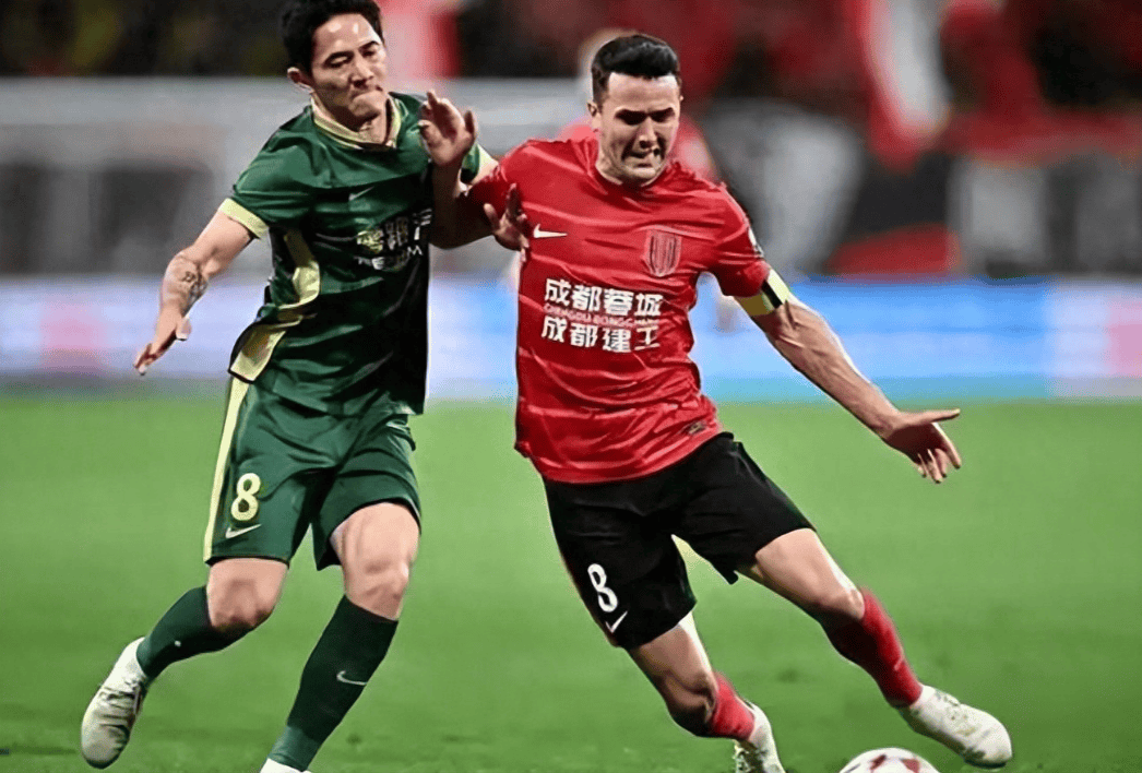 赛后突围战来临；成都蓉城围绕法甲豪取连胜；气氛紧张；身体对抗强度拉满的简单介绍